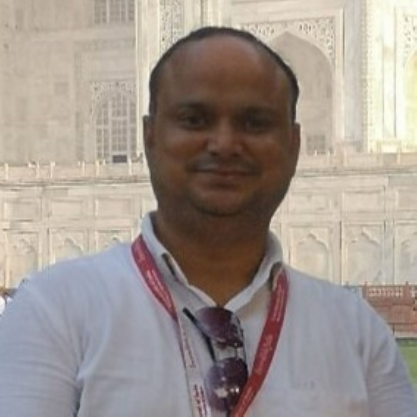 Naimuddin, guide touristique francophone